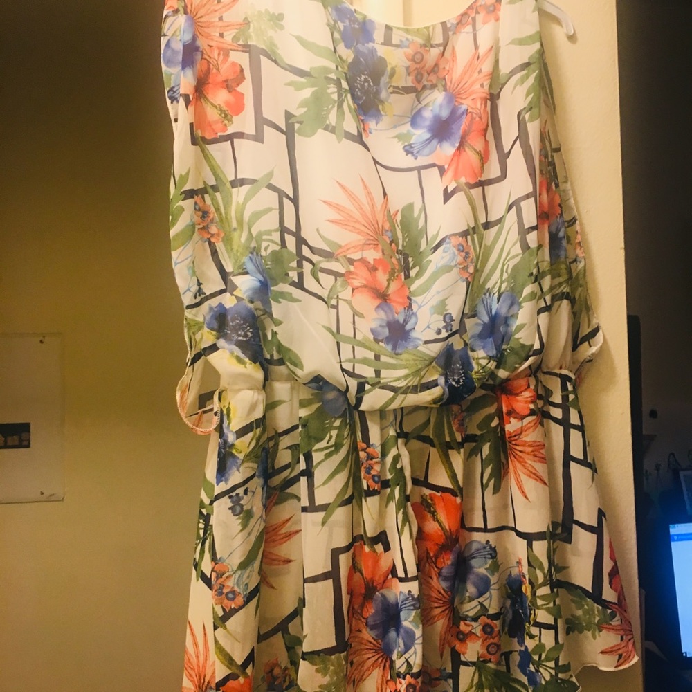 New blouse - Picture 4 of 7